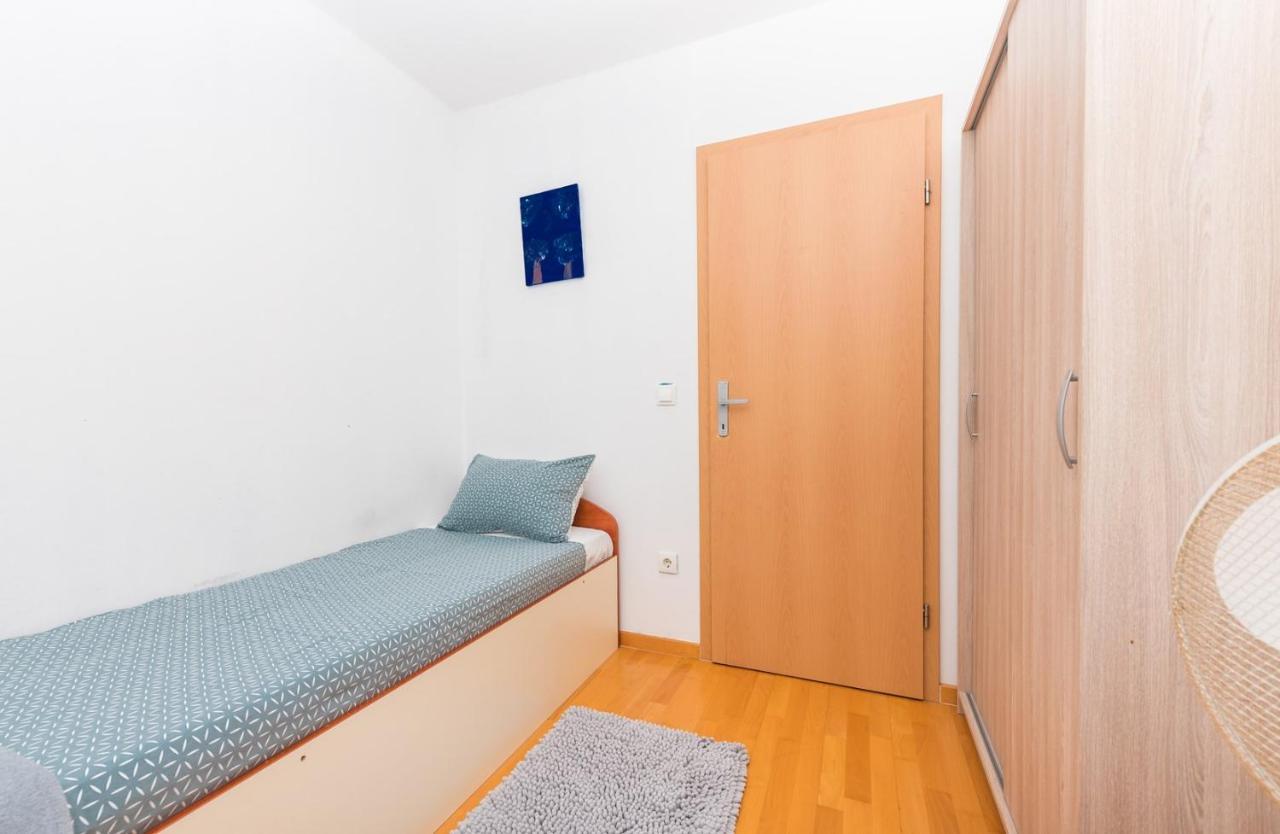 Apartment Sea View In Makarska, Free Parking Bagian luar foto