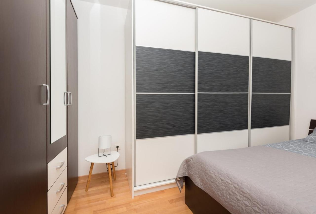 Apartment Sea View In Makarska, Free Parking Bagian luar foto
