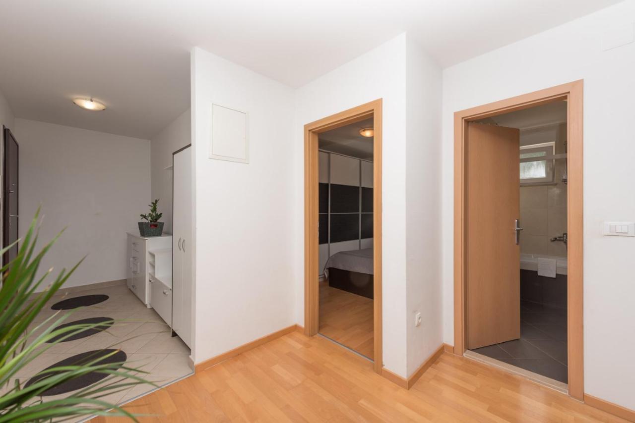 Apartment Sea View In Makarska, Free Parking Bagian luar foto