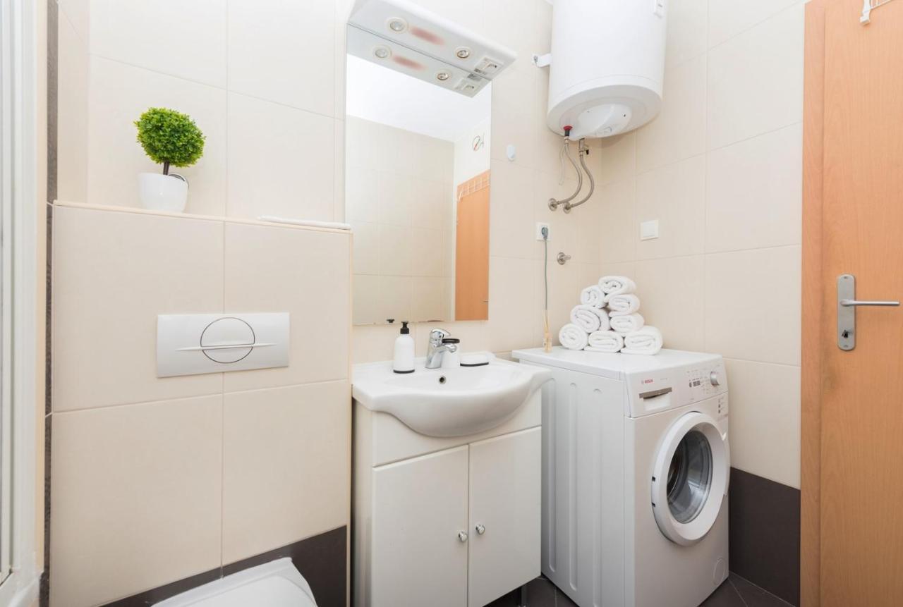 Apartment Sea View In Makarska, Free Parking Bagian luar foto