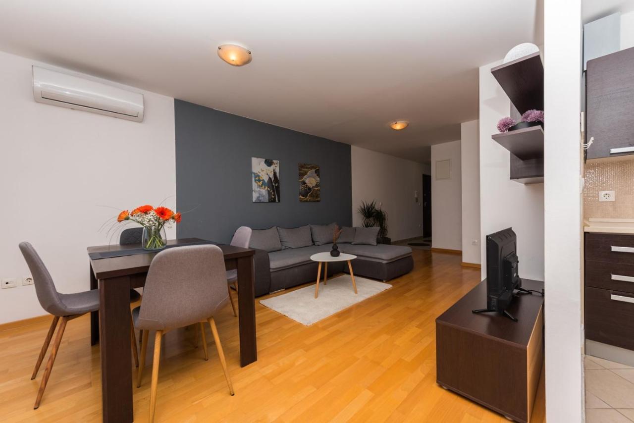 Apartment Sea View In Makarska, Free Parking Bagian luar foto