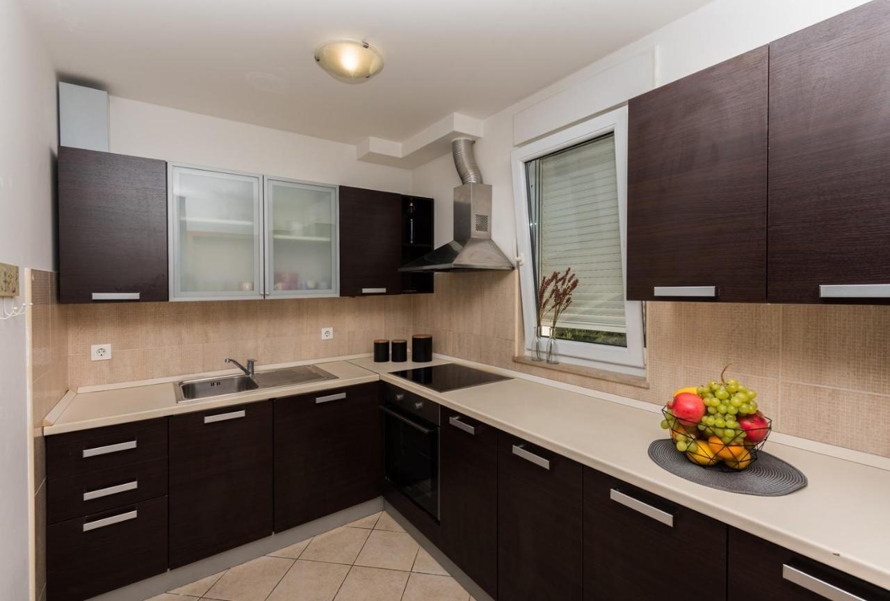 Apartment Sea View In Makarska, Free Parking Bagian luar foto